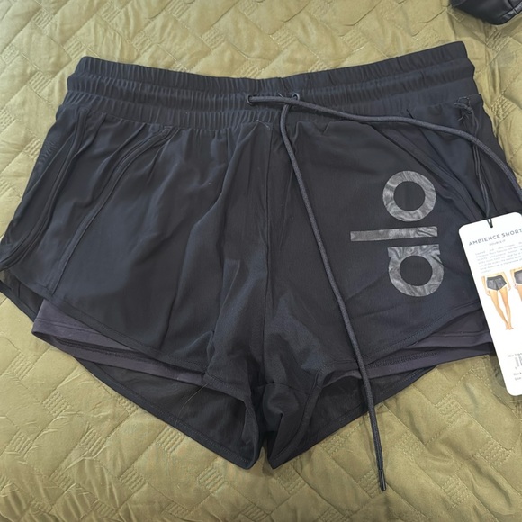 Alo Ambiance short NWT - S - Picture 1 of 4